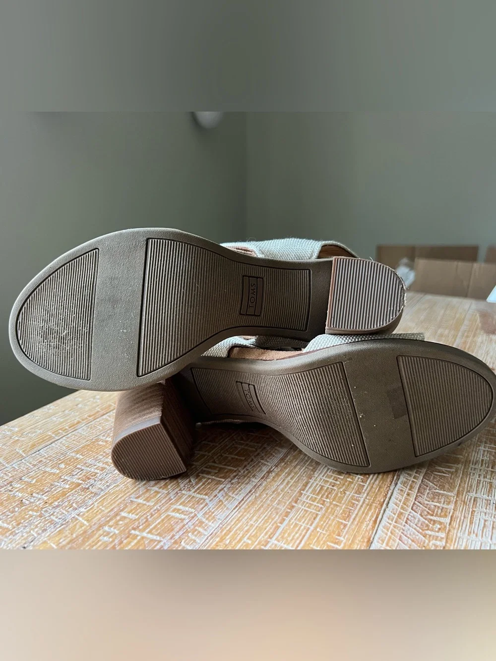 Like New TOMS Women's Majorca Cutout Wedge Sandals - Natural - Size 6.5